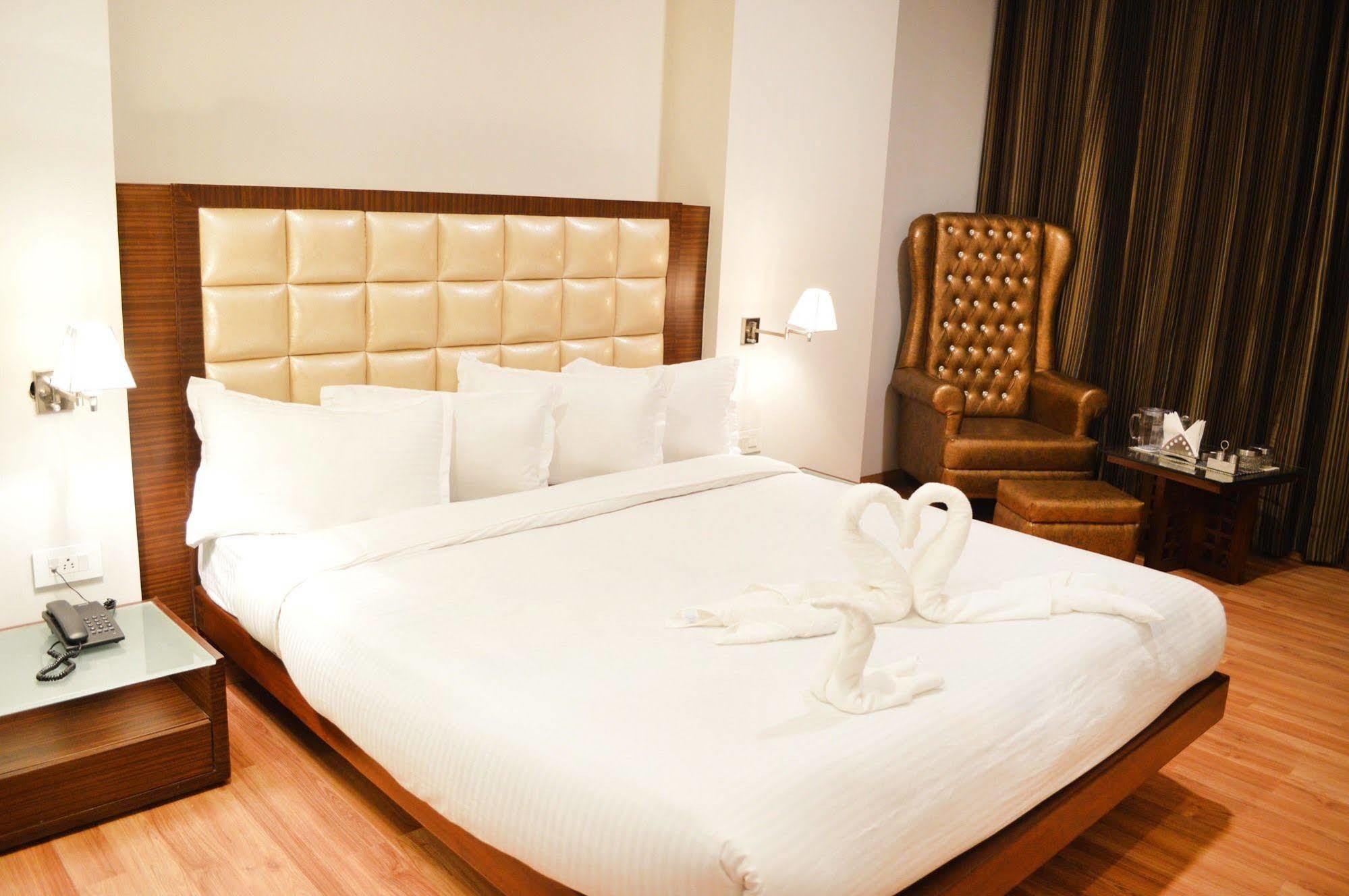 Fabhotel Prudent Amritsar Eksteriør bilde